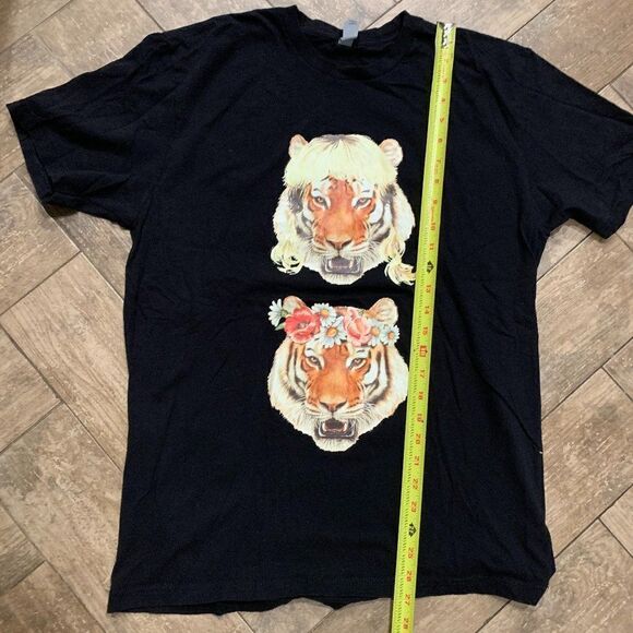 Tiger King Joe Exotic Carole Baskin Promo Crew Shirt Netflix Season 2 Size Large - Picture 5 of 5